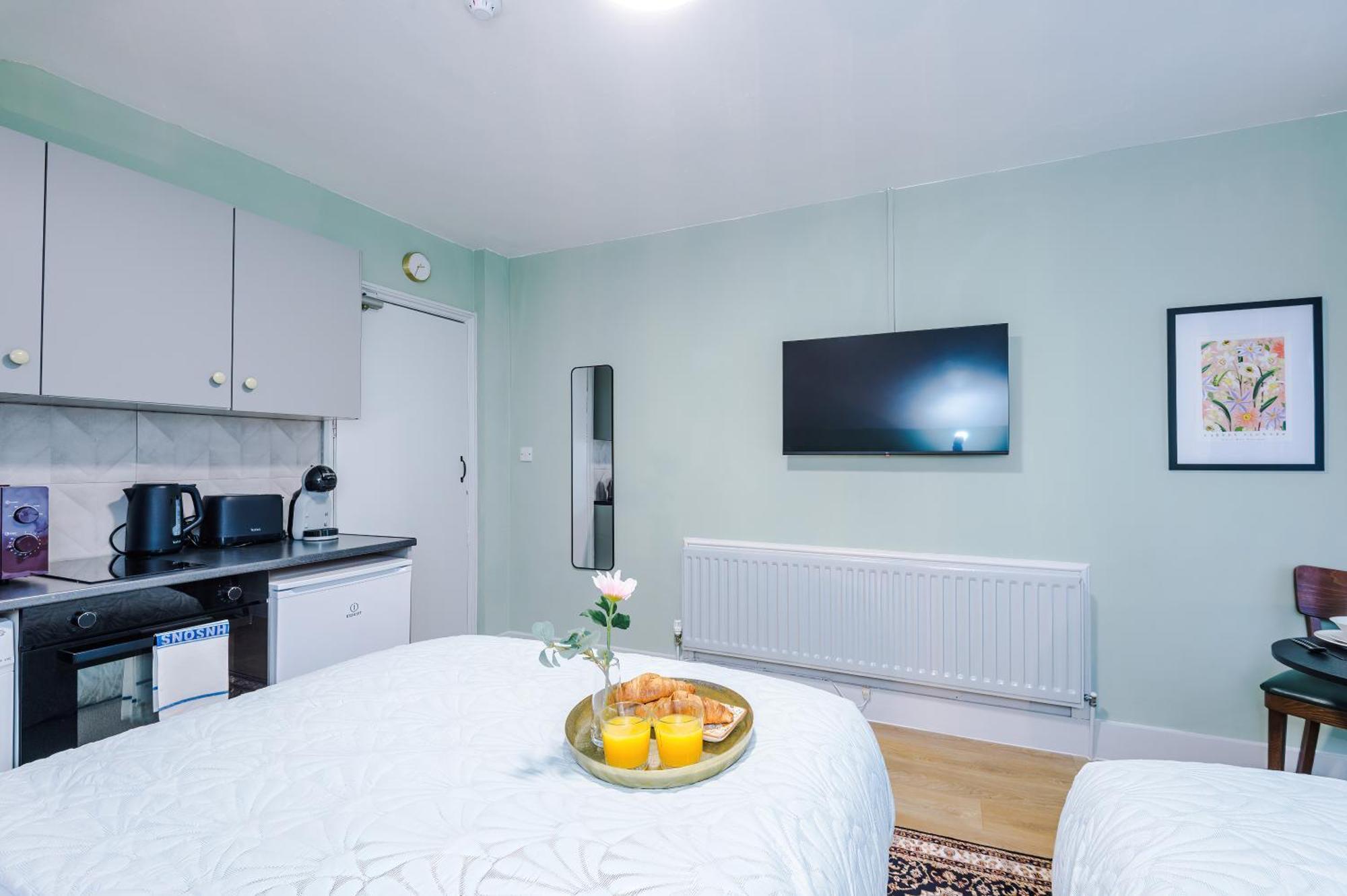 Victoria Park 9 - Free Parking, Wifi, Near Train Station, Free Netflix, Prime & Disneyplus Лимингтон